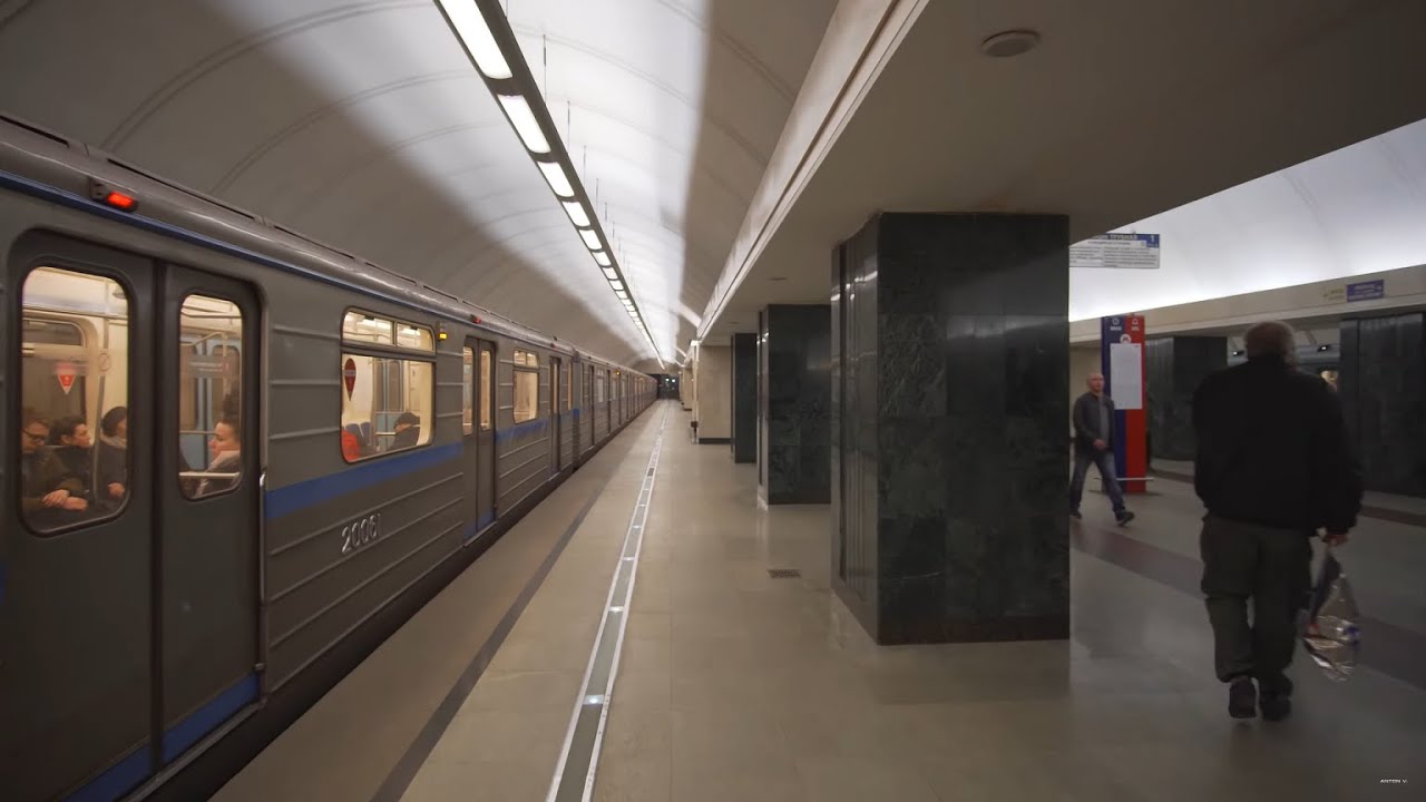 Russia, Moscow, metro ride from Сретенский Бульвар to Тру́бная