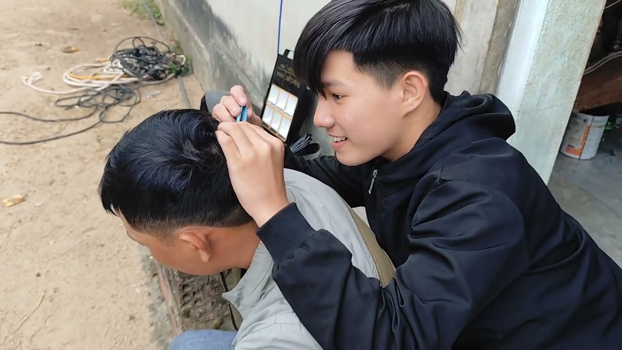 PLUCKING GRAY HAIRS, nhổ tóc bạc sớm cho chú 7 em Hoài asmr