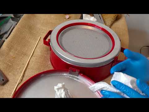 Bench Can for cleaning