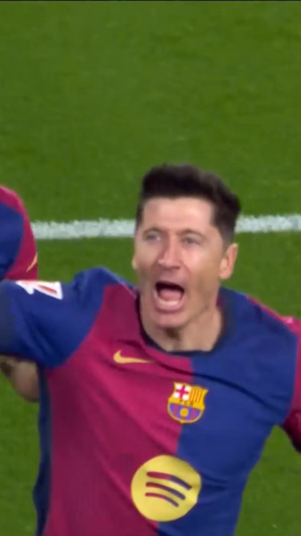 LEWANDOWSKI always shows up ?‍?