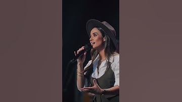 Thumbnail of BENÇÃOS QUE NÃO TEM FIM - ISADORA POMPEO #musicagospel #gospelmusic #louvores #fe #hinos #shorts