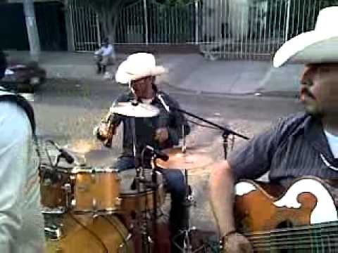 Tony carreon jr y su grupo- popurri nio perdido -l...