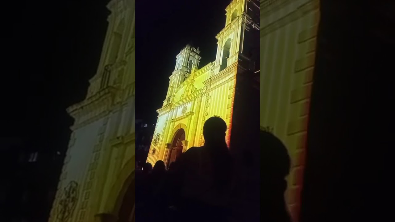 está es una proyección que tiene Taxco en una de las iglesias que se llama iglesia de cabarieta