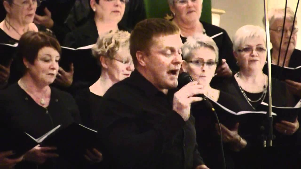 Kór Húsavíkurkirkju og SOS-Sem lindin tær