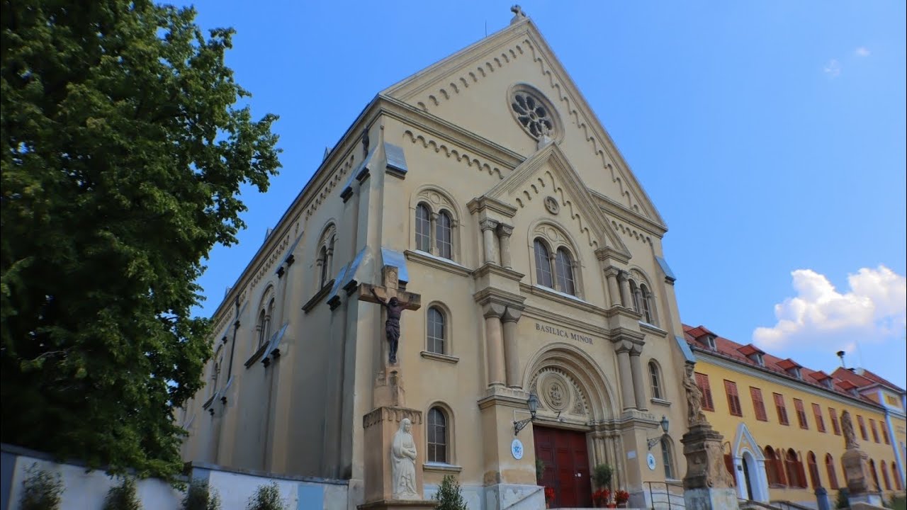 KESZTHELY (H-ZA) - A Lisieux-i Kis Szent Teréz kármelita bazilika harangjai 