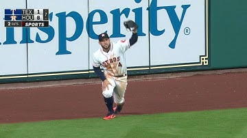 TEX@HOU: Springer lays out to make outstanding grab