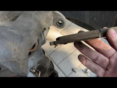 Infiniti g35 g25 g37 v36 replacement front brake pads замена передних тормозных колодок