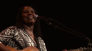 Video voorbeeld van "Richland Woman Blues - Ruthie Foster LIVE at The Paramount"