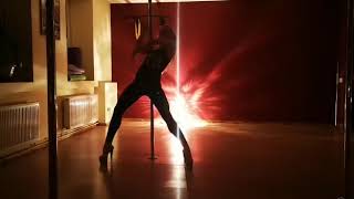 Exotic Pole Dance/Julia Pajula