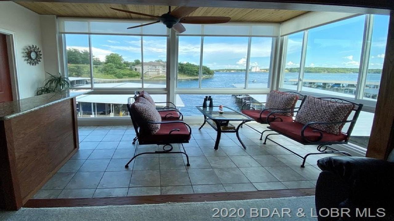 261 Charleston Drive, Lake Ozark, MO Presented by Fran Campbell Team