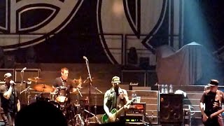 Good Charlotte - Dance Floor Anthem (I Don't Want To Be In Love) LIVE