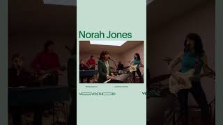 Norah Jones - I Just Wanna Dance (Live Performance)