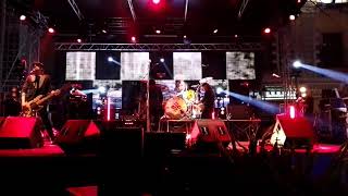 Video thumbnail of "Le Vibrazioni- Voglio una macchina del tempo (Live Paola 2.05.18)"