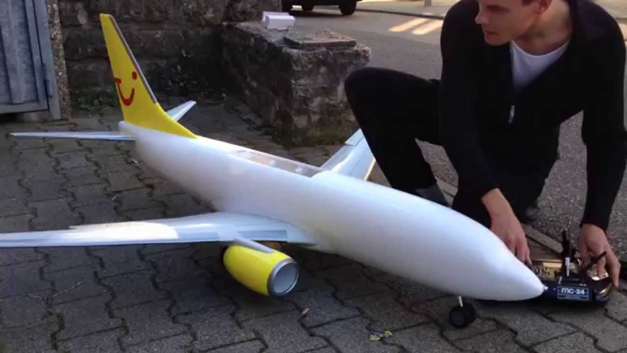 windrider 737 旧JAL塗装 ラジコン飛行機 - YouTube