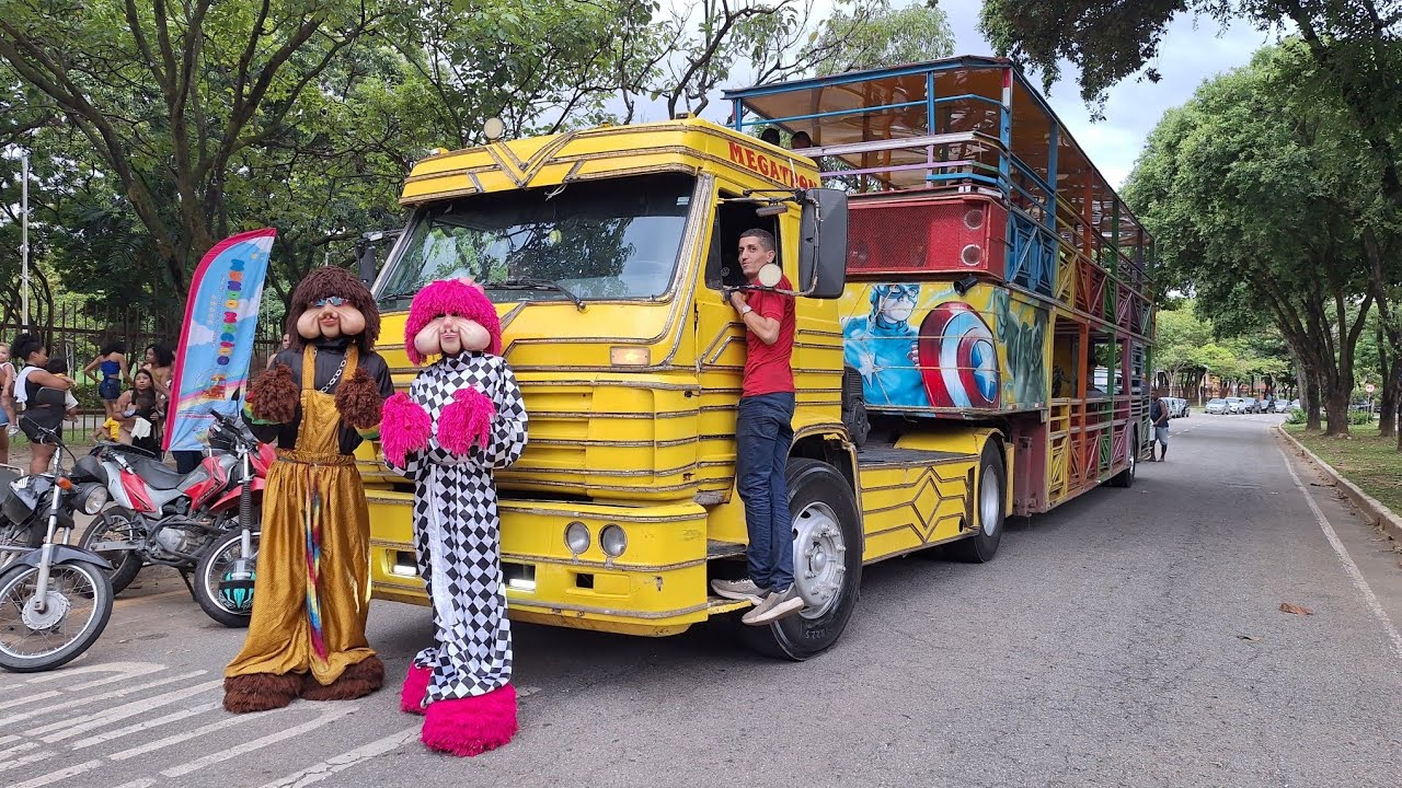 ELE ESTA DE VOLTA COM SEUS AMIGOS PERSONAGENS NA CARRETA MEGATRON