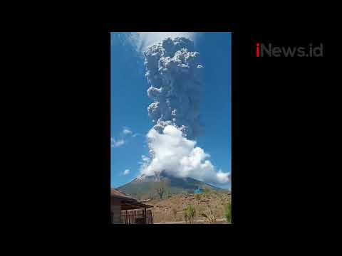 Detik-Detik Gunung Ile Lewotolok Erupsi, Warga Mengungsi ke Kota