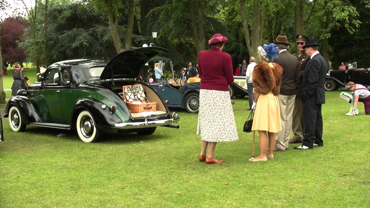 HARROGATE 1940'S GATHERING IN THE VALLEY GARDENS 2014.