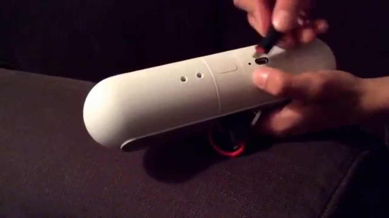 How to charge beats pill - YouTube