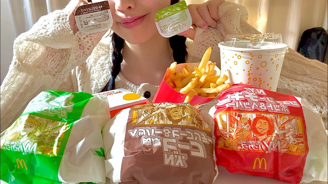 マクドに囲まれて幸せな日🍔🤍『新作食べ比べ』