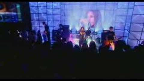 2002-10-11 - Avril Lavigne - Complicated (Live @ TOTP)