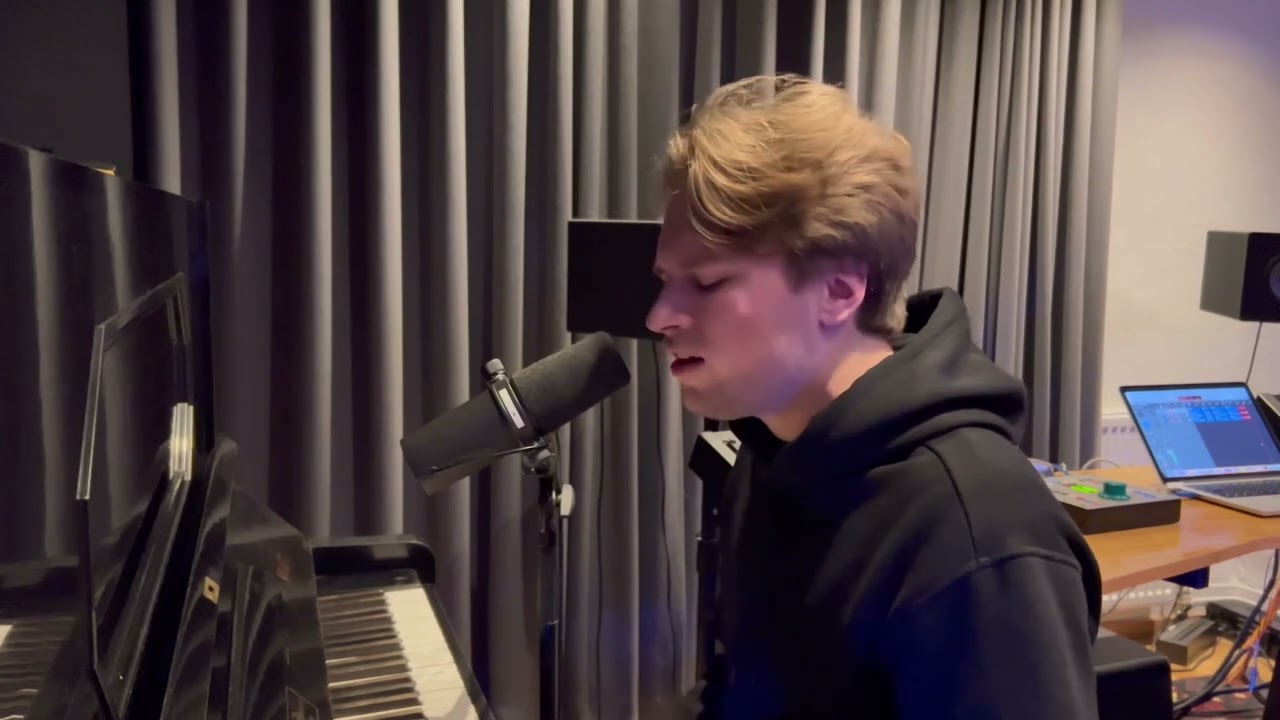 Vilhelm Buchaus - Take Me To The Moon (Acoustic Live Version)