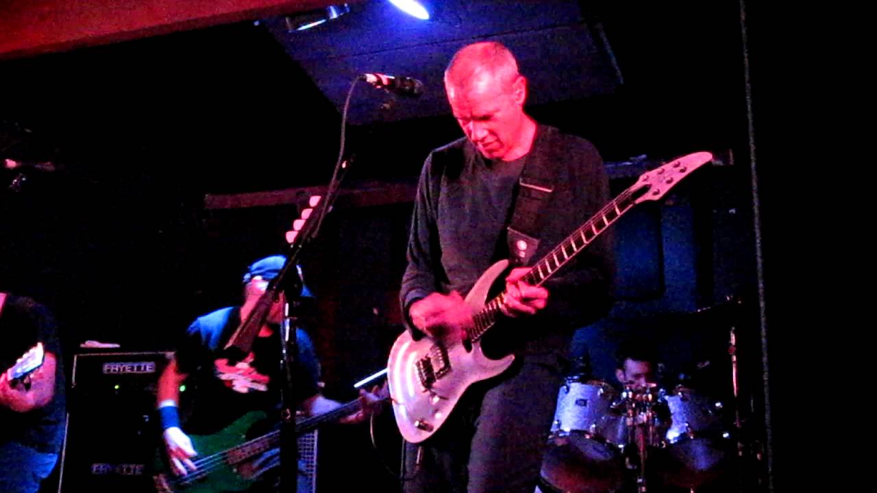 Helmet Crisis King Live at Mojo's October 26, 2011 YouTube