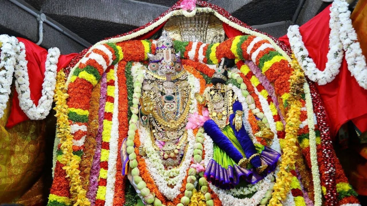 బ్రహ్మోత్సవాలకు సిద్ధం అవుతున్న శ్రీ ఖాద్రి లక్ష్మి నరసింహ స్వామి 🙏🙏