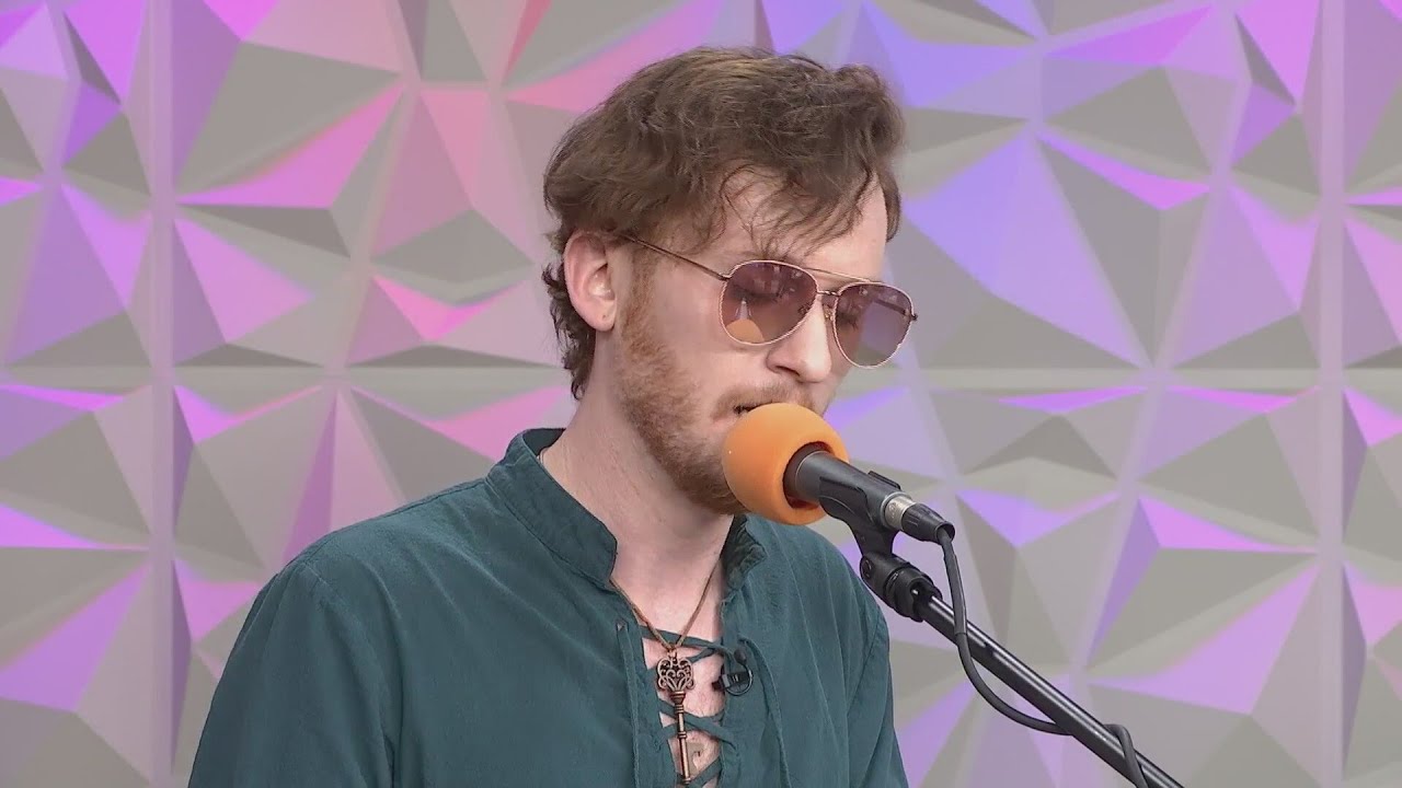 Andrew Simek plays Tiny Dancer on ciLiving