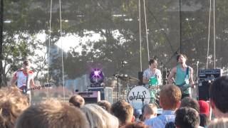 Bunbury 2013 - 7-13-13 - We Are Scientists - Something About You