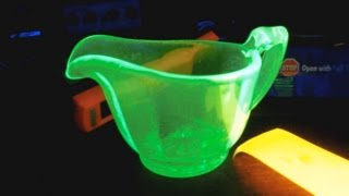Random Bits 0053: UV Blacklight Fun