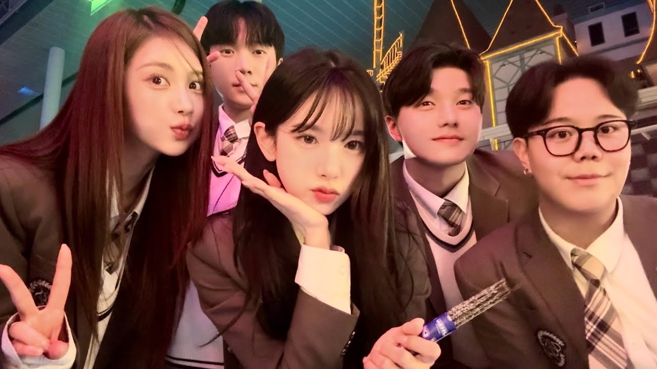 롯데월드 VLOG | 친구들이랑 교복입고 롯데월드 나들이 🎠