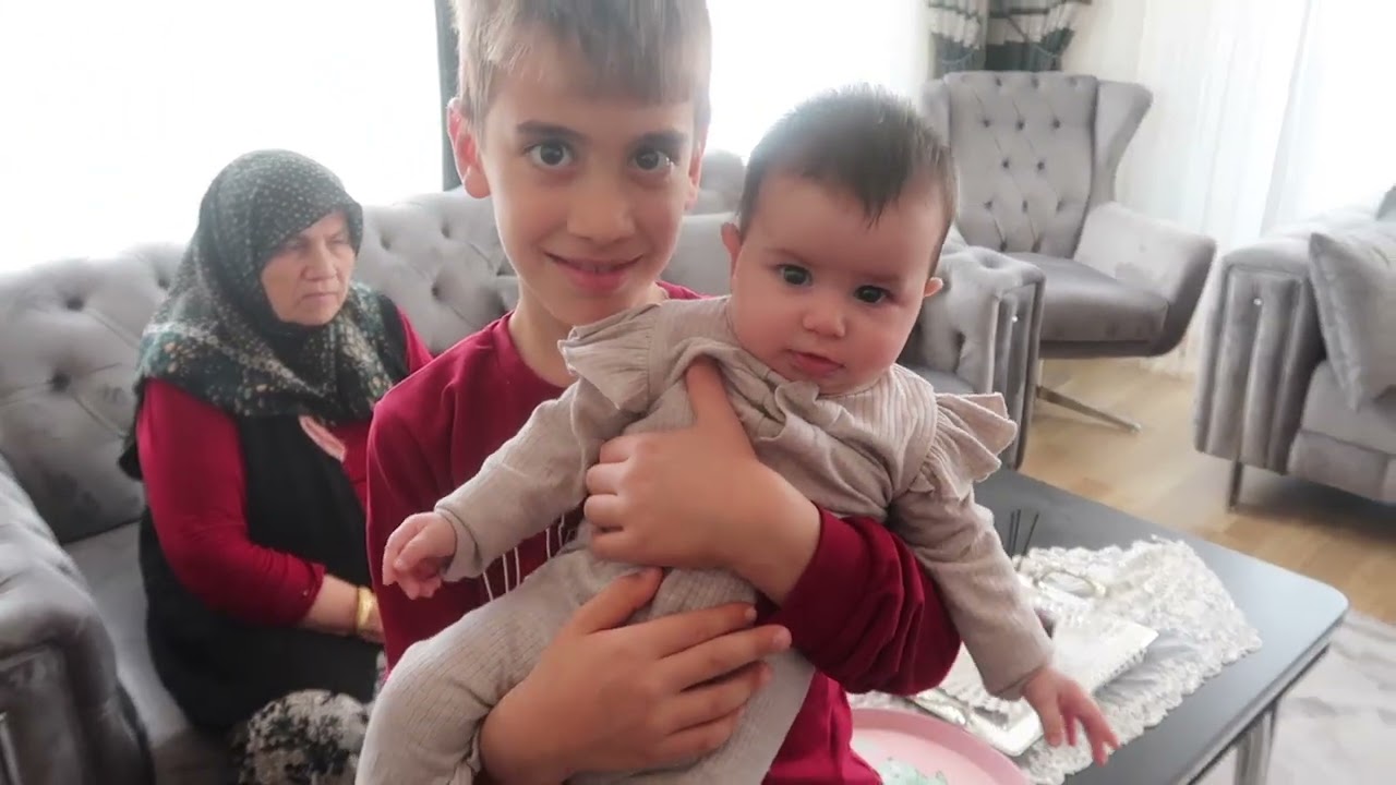 ZEYNEP ÂLÂ’NIN İLK VLOGU | BESİN ALERJİSİ KESİNLEŞTİ | ZORUNLU DİYET | KALABALIK PAZAR KAHVALTIMIZ