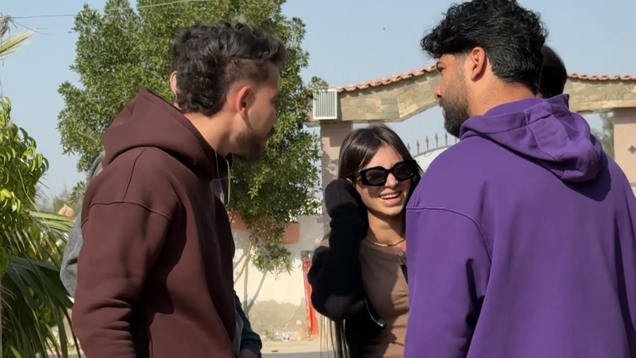 جتلكم بفكره بنت الجامعه سارينا بيه وابو جراح