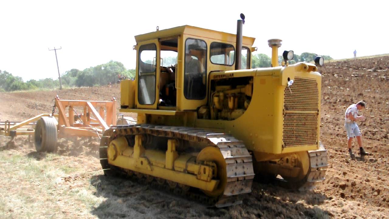 Caterpillar D8 @ Harborough Working Weekend 2010 - YouTube