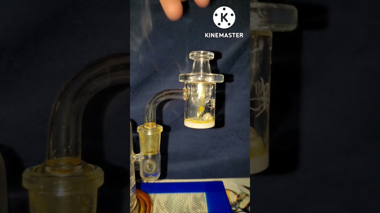 first Daily dab 🍯. smoking on some green crack