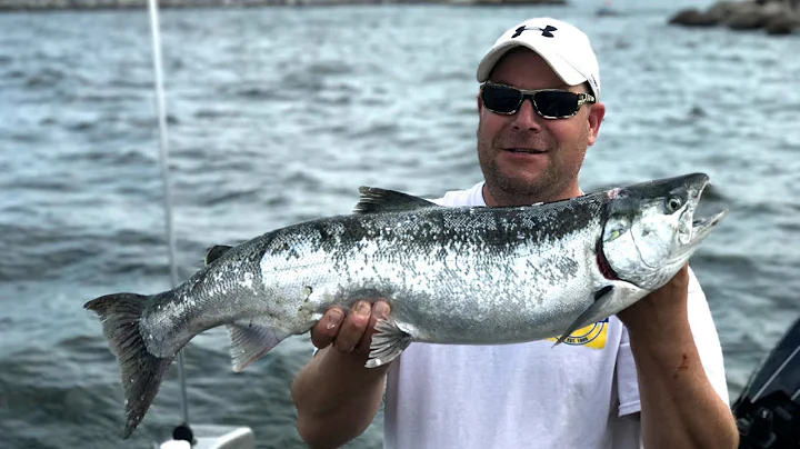 Jigging Coho Salmon & Trout Lake Michigan (Tips an...