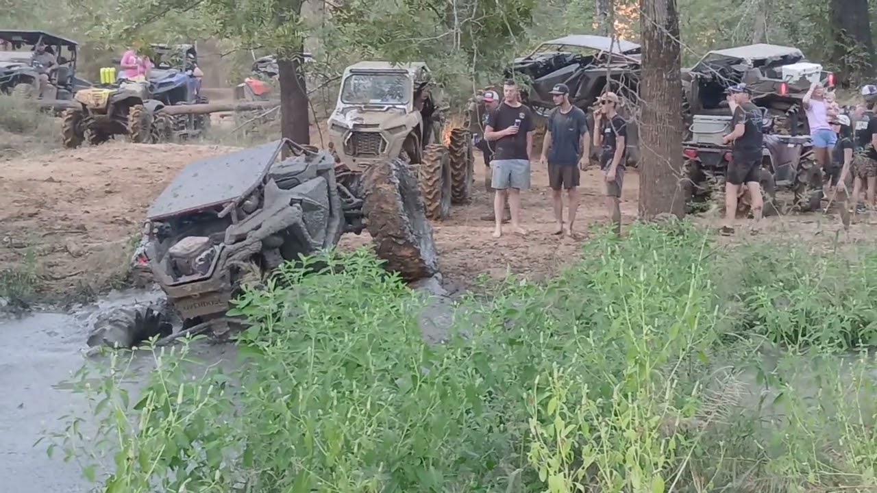 Southern Boys + Deep Mud = Chaos 😎
