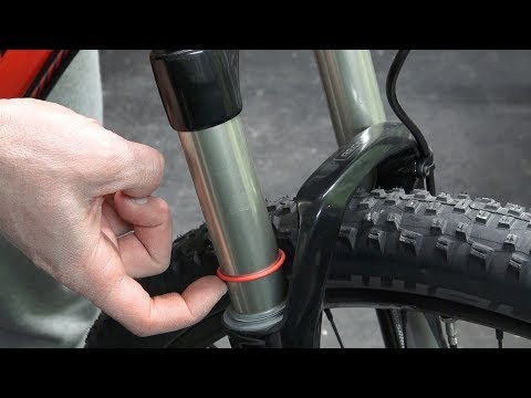 Video: Come fare un'impennata in bicicletta: 5 passaggi (con immagini)