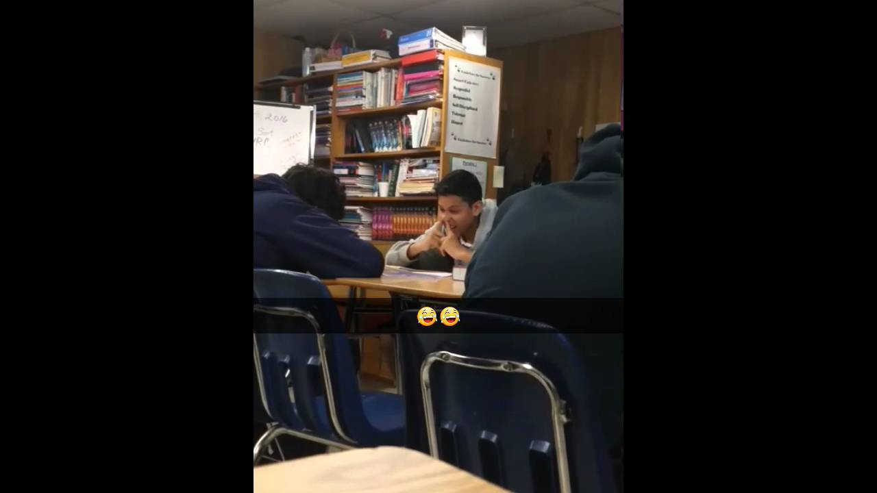 😂😂😂😂dumdass ass