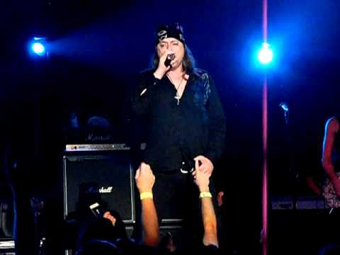 Dokken at Wild Bills 7-22-11 "Alone Again"