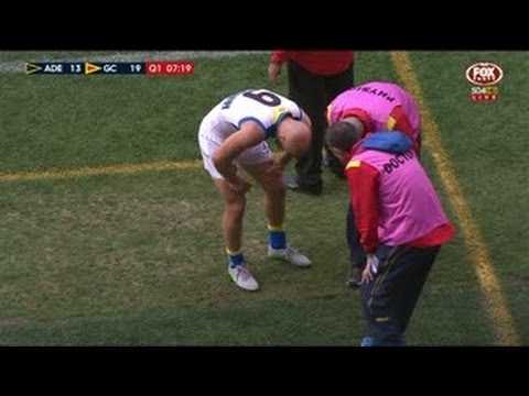 Ablett subbed after hurting his knee - AFL
