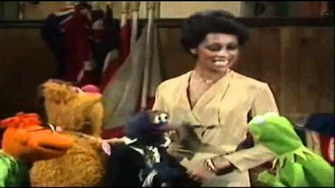 Muppet Show Ft Lola Falana and the Muppets PERFORM United We Stand - Wrt T. Hiller