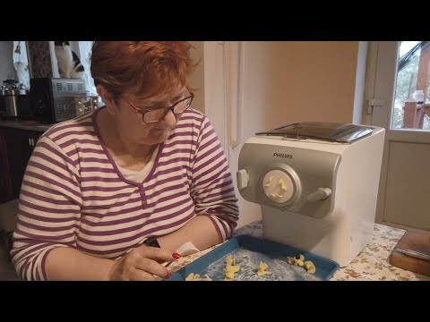 Videó: Készülék az otthoni gombóc készítéséhez