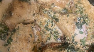 Куриные бедрышки под сливочно чесночным соусом Chicken thighs in garlic cream sauce