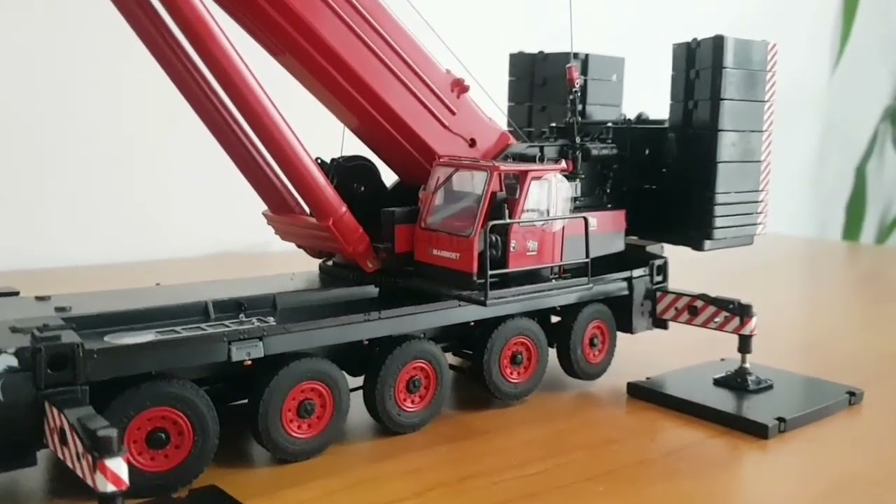 Liebherr LTM 1400 Mammoet and Precast Concrete 