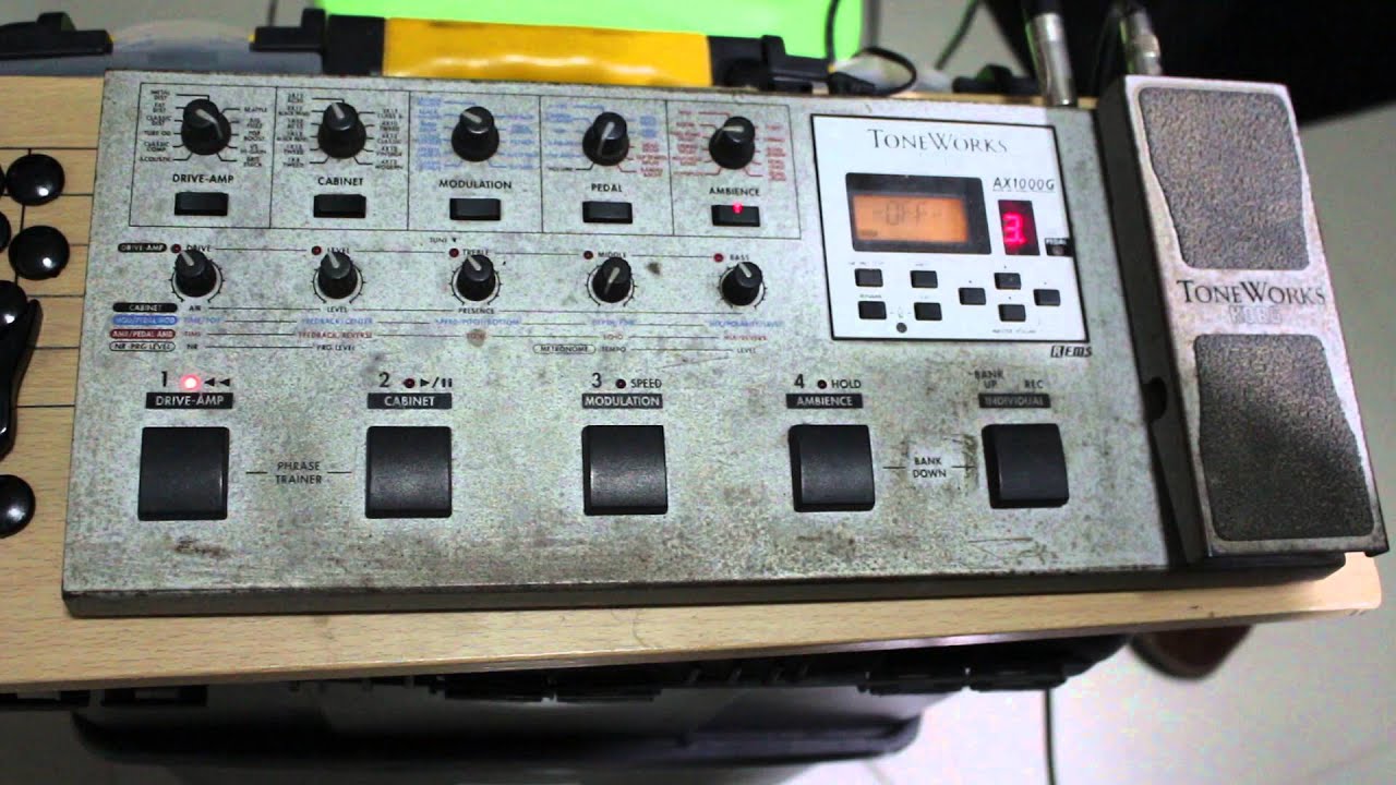 KORG AX1000G