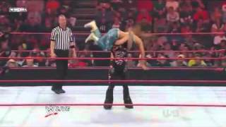 Mickie James DESTROYS Beth Phoenix WWF.flv