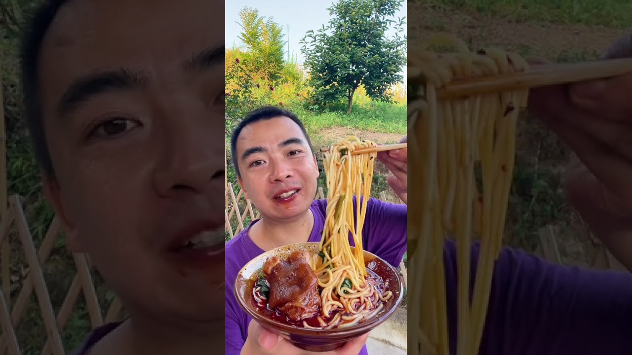 兄弟姐妹们 吃饭了哦 今天吃猪脚米粉 简简单单又是一餐#抖音美食推荐官 #抖音美食 #普通的饭菜都是家的味道 @DOU+小助手