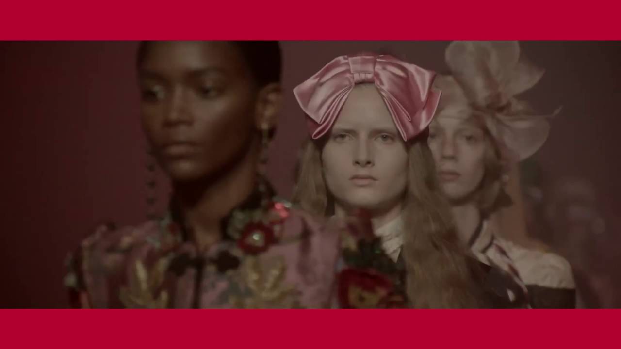 美品ꕥグッチ 2017年ランウェイ 花柄刺繍 シェリーライン ジャージーレギンス Gucci Women's Spring Summer 2017 Fashion Show - YouTube