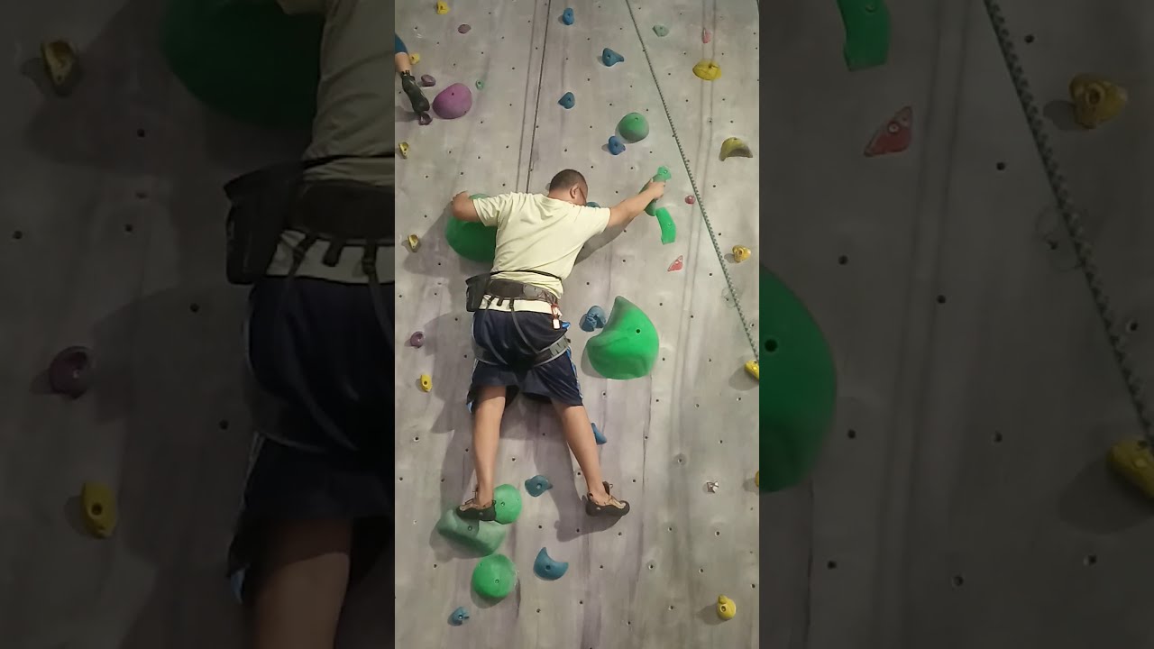 Intermediate Green Route #4 Top Rope Rock Climbing @ Urban Climb West End, Brisbane, Australia